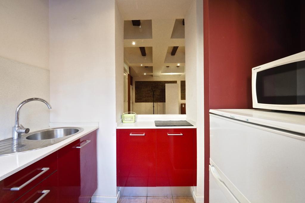 Sunny Apartments Барселона Екстериор снимка