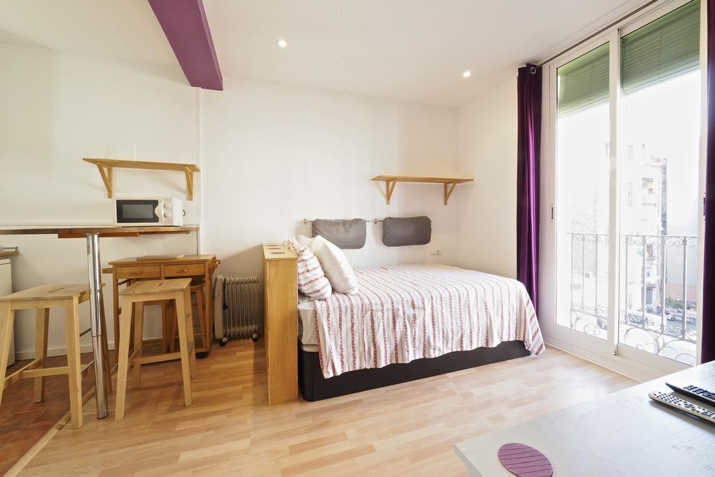 Sunny Apartments Барселона Екстериор снимка
